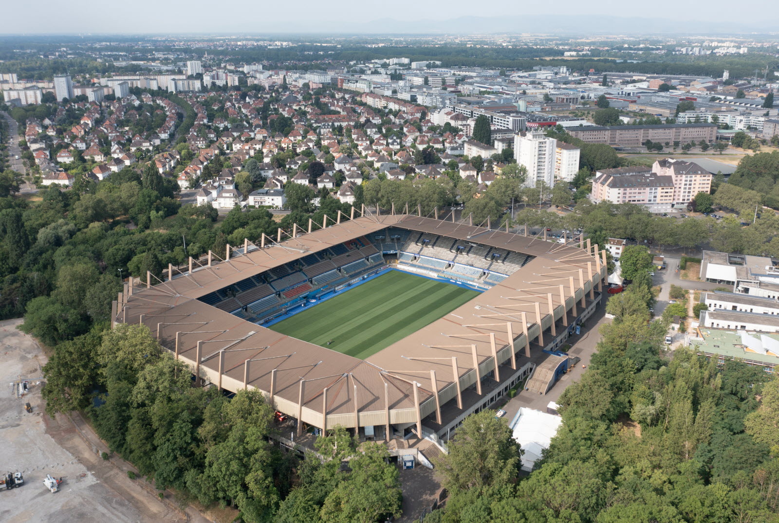Stade de la Meinau — Strasbourg (32 000 places)